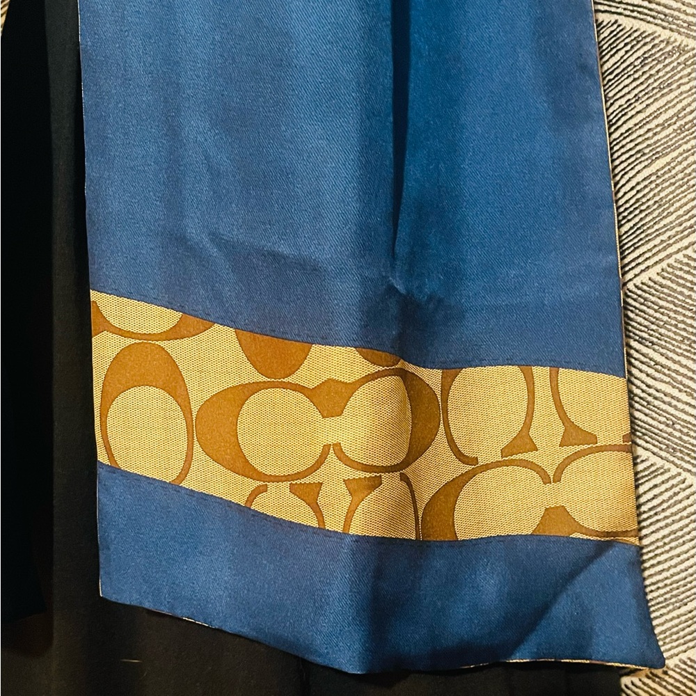 COACH REVERSIBLE SCARF - Picture 4 of 4